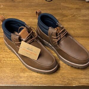 NWT - Men’s Weatherproof Vintage Boots - size 8